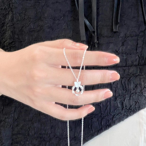 925 Sterling Silver Butterfly Circular Pendant Necklace 