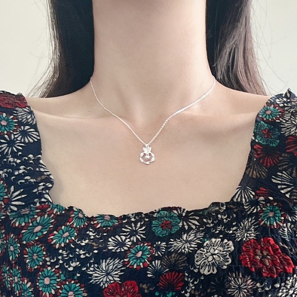 925 Sterling Silver Butterfly Circular Pendant Necklace 