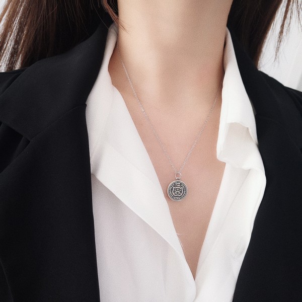925 Sterling Silver Retro Round Pig Pendant Necklace