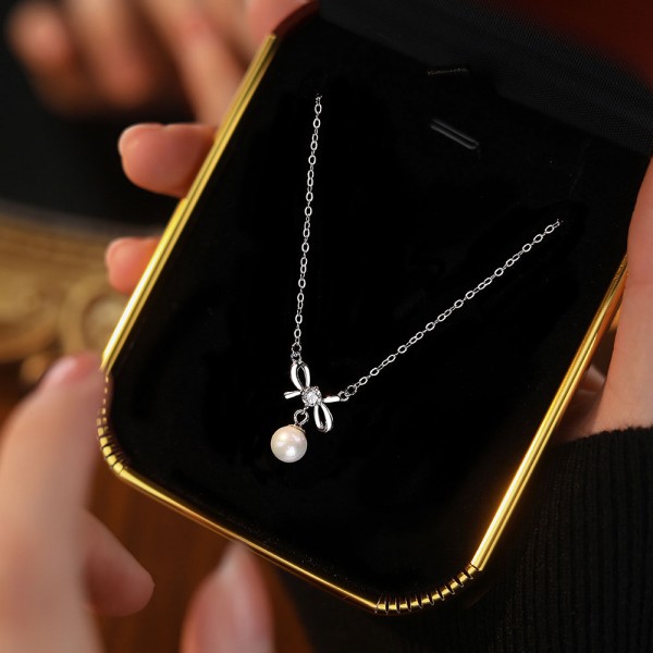 925 Sterling Silver Bow Necklace