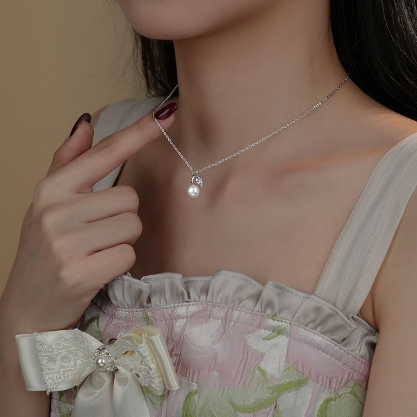 925 Sterling Silver Pearl Leaf Necklace