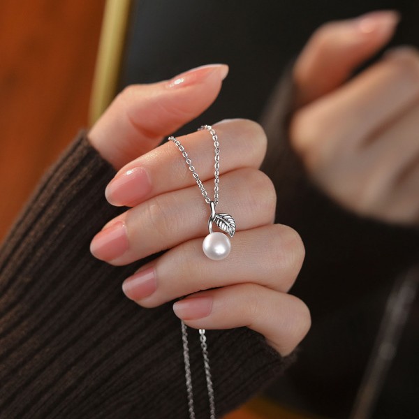 925 Sterling Silver Pearl Leaf Necklace