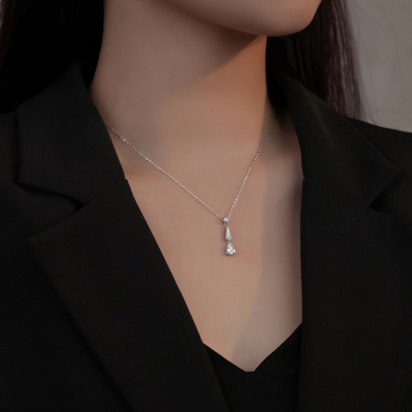 925 Sterling Silver A teardrop necklace