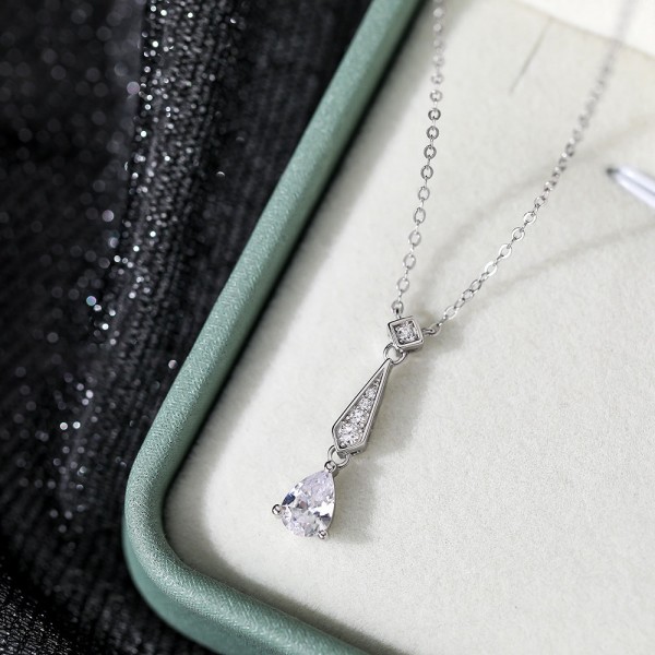 925 Sterling Silver A teardrop necklace