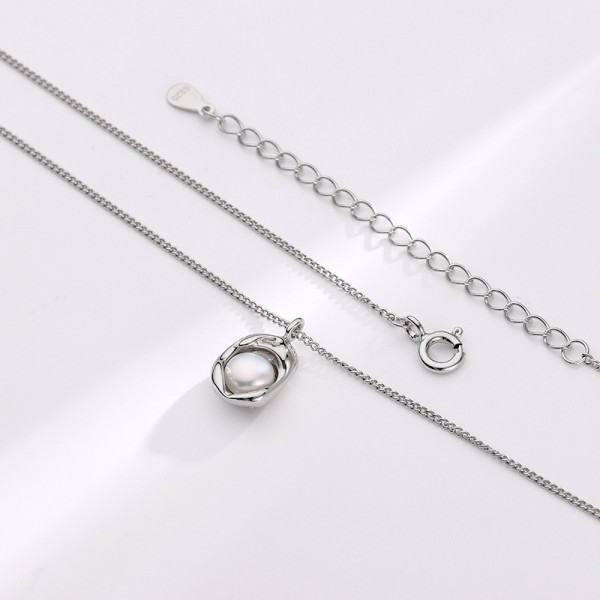 S925 Sterling Silver Light Luxury Baroque Pearl Necklace