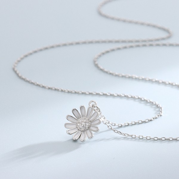 S925 Sterling Silver Resin Daisy Collarbone Necklace