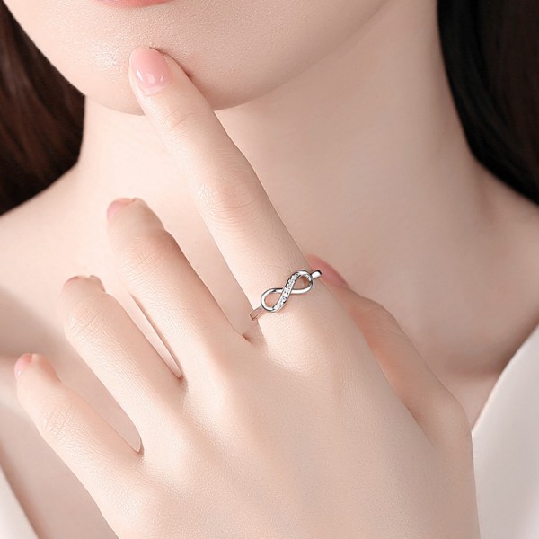 925 Sterling Silver Figure-Eight Ring