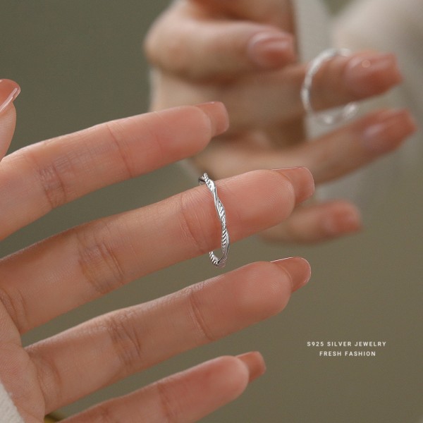 925 Sterling Silver Minimalist Twisted Ring