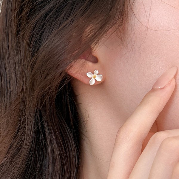 925 Sterling Silver Gardenia Earrings
