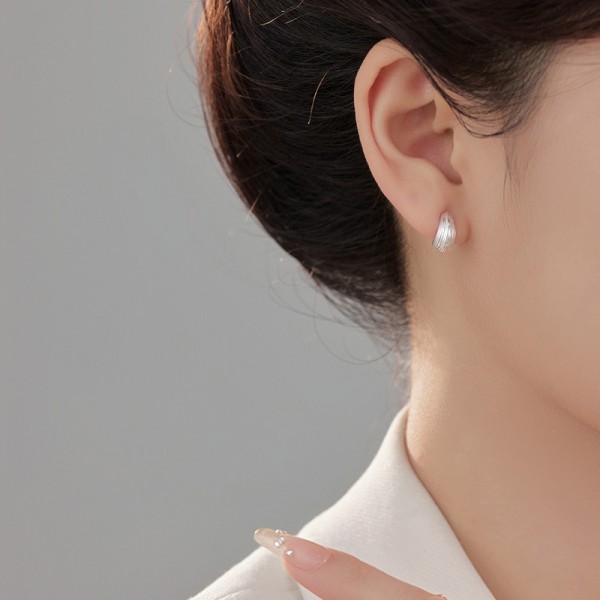 925 Sterling Silver Wire Drawing Water Droplet Earrings