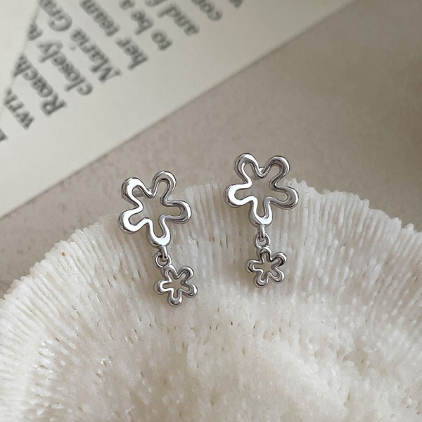 925 Sterling Silver Earring Hollowed Out Flower