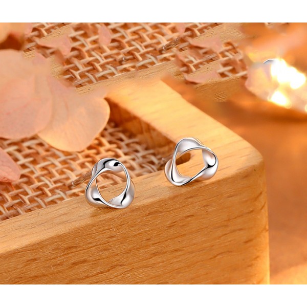 S999 Fine Silver Möbius Loop Earring