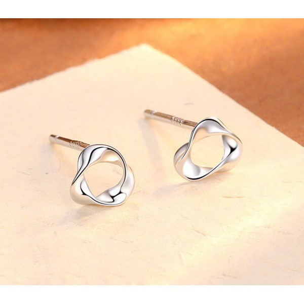 S999 Fine Silver Möbius Loop Earring